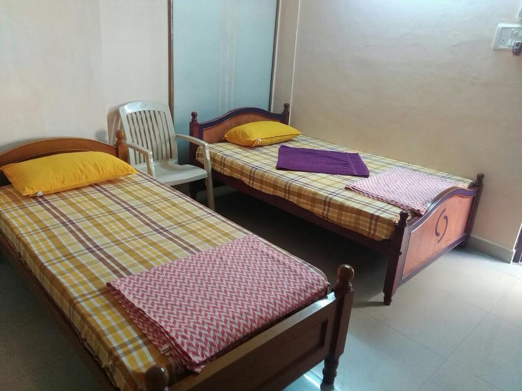 Apartment Sterling Homes Near Sankara Nethralaya & Apollo Hospitals Service With Kitchen